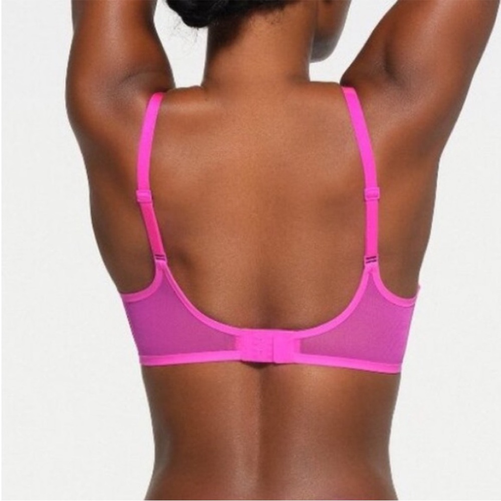 42DD Skims Fuschia Ultra Fine Mesh
RARE Bra EUC - Picture 3 of 9